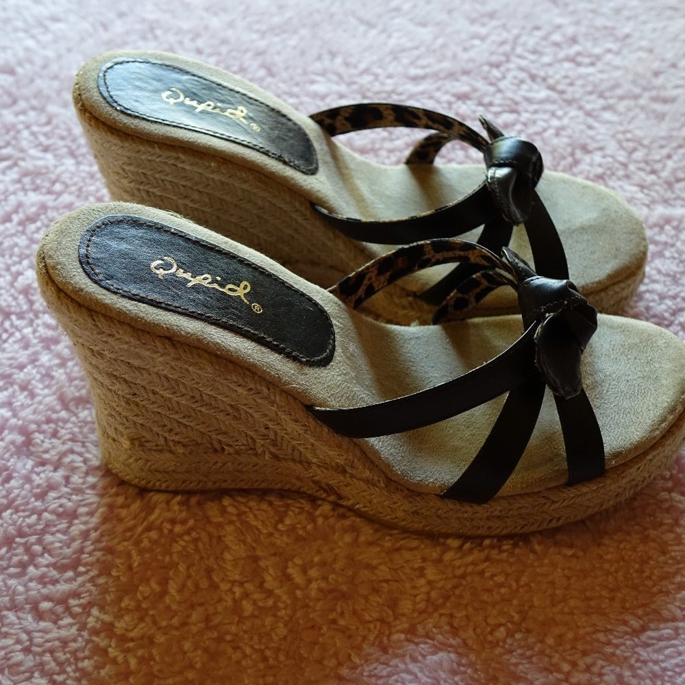 Qupid Wedge Size 6.5
